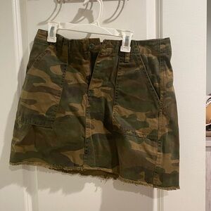 Camo mini skirt